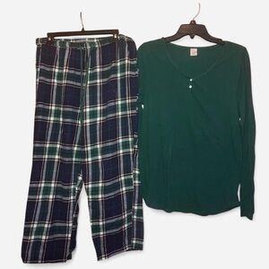 Liz Claiborne Plaid Pajama Set in Dark Green